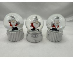 Decoratieve set van 3 glitterbollen met Kerstman - Wit + Zilver - Kerstman + Kerstbal / Kerstman + cadeau/ Kerstman + hart - Hoogte 6.5 x dia 5 cm - Polyresin + Glazen bol - Kerstdecoratie - Kerstversiering - Woonaccessoires