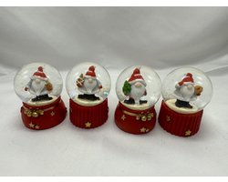 Decoratieve set van 4 glitterbollen met Kerstman - Kerstster /Kerstboom bruin/ Kerstboom groen en Kerstbal - Hoogte 6.5 x dia 5 cm - Polyresin + Glazen bol - Kerstdecoratie - Kerstversiering - Woonaccessoires
