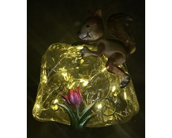 Decoratieve solarlamp "steen met dier" - geel + eekhoorn - 10 LEDs - kunststof en metaal - staand model of op grondspies - hoogte 15 x 14 x 12.5 cm - Tuindecoratie - Tuinverlichting