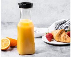 Decorline- 3 x Transparante Kunstof Herbruikbaar Waterkan 1.5 Lt met zwarte deksel -Vierkante Bodem -Waterkaraf voor Fruitwater, ijsthee en sap.