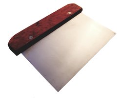 Deegschraper - Deeg Mes - Schraper - Deegsnijder - Deegkrabber - Deegsteker - Duurzaam 15x11 cm - Hout - Deeg - Keuken - Huishouden - Keukentool - Keukengerei - Gladstrijker
