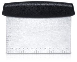 Deegschraper - Deegsteker - Deegsnijder - Deegkrabber - Maatverdeling in CM - RVS - Keukenschraper - Deegkrabber - Voor Pizza, Taart, Cake, Groenten, Fruit, Etc. - Zwart