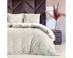 Dekbedovertrek Teddy Fleece Rib - Offwhite - Luxe Comfort - Stijlvol Slaapkamer Accessoire - Zachte en Warme Stof - Ribstructuur Design - Inclusief Kussenslopen - Trendy Offwhite Kleur - Duurzaam Materiaal - 140x200/220 - Uitnodigend Cocooning Gevoel