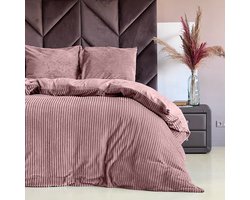 Dekbedovertrek Teddy Fleece Rib - Oud Roze - Luxe Comfort - Stijlvol Slaapkamer Accessoire - Zachte en Warme Stof - Ribstructuur Design - Inclusief Kussenslopen - Trendy Oud Roze Kleur - Duurzaam Materiaal - Uitnodigend Cocooning Gevoel - 140x200/220