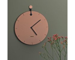 Designbite - Big Hug Wandklok - Blush - Roze