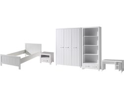 Deze ERIK combinatie in wit bestaat uit een bed (90x200) met bijhorend nachtkastje, 3-deurs kleerkast, bureau en boekenkast.