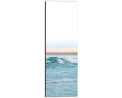 Dibond - Schuimende Golven op Zee tijdens Opkomende Zon - 20x60 cm Foto op Aluminium (Wanddecoratie van metaal)