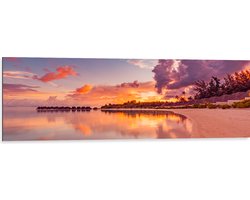 Dibond - Zonsopkomst bij Luxe Vakantieverblijven op de Maledieven - 120x40 cm Foto op Aluminium (Met Ophangsysteem)