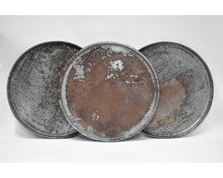 Dienblad metaal oud gebruikt bruin Ø 54 cm - Grote metalen oude decoratieve schaal 54 cm - Oude bruine Platte schaal - Plateau sobere stoer landelijke metalen groot dienblad 54 cm.