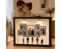 DIY Mini Museum Box - 3D Fotolijst met 7 Foto's en 5 Mini Figuren - Personaliseerbare Herinneringsbox voor Familie en Koppel - Creatieve Decoratie en Cadeau Idee - Zwart