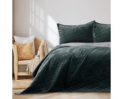 Doorgestikte bedsprei met reliëfpatroon en zachte afwerking