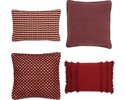 Dutch Decor - Set van 4 sierkussens - rood - 1x DENLEY - 1x DANA - 1x FARA - 1x BOWIE - inclusief polyester - trendy woonkussensvulling - luxe stoffen - katoen