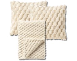 Dutch Decor - VOORDEELSET - 3-delig - Viva & Vivian - 2 sierkussens 45x45 cm - 1 plaid 150x200 cm - 100% gerecycled - wit