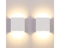 Een set van twee moderne 12W LED-wandlampen voor binnen, vierkante wandlampen, kleurtemperatuur 3000K, warm licht, geschikt voor slaapkamers en woonkamers.