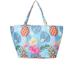 Een vrolijke strandtas met een print van een ananas, bloemen en bladeren (55x35x20cm) gevoerd en afsluitbaar met een rits aan de binnenkant. Dit is een echte musthave! Een handige tas om veel in mee te kunnen nemen. Voor uzelf of als Cadeau.