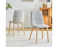 Eetkamerstoel met geplooide bekleding en massief houten poten (set van 2). Bekleed met lichtgrijze stof, totale hoogte 88 cm – een moderne eetkamerstoel in Scandinavische stijl. Geschikt voor eetkamers, keukens, etc.