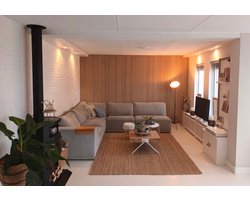 Eiken houtfineer Naturel Promo met Grijs Vilt -Akoestisch Houten Wandpaneel - afmeting 240 x 60cm. - WallingtonNL ________ | Echt Hout | Houten latten | Akupanel | Wanddecoratie| 3D Wandpanelen | Muurdecoratie | Lattenwanden | Wood panels | ________