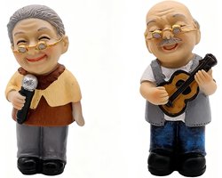 Elegante keramische beelden van een ouder echtpaar, liefdevolle sculpturen voor oudere stellen, perfect als decoratie voor thuis