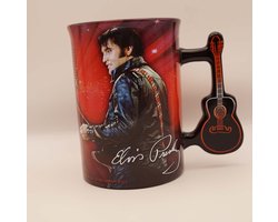 Elvis Presley met leren jack op rood mok met handvat van een gitaar - Mok van Elvis Presley - Mok met handvat gitaar - grote drinkbeker - official license koffiebeker van Elvis Presley