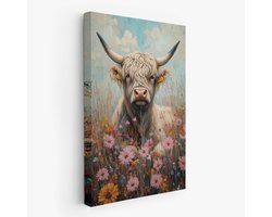 FineArtia - Hoornkoe in bloemenveld - Canvas Schilderij - 100 x 150 cm - Woonkamer Decoratie - Blauw;Bruin - Slaapkamer Schilderij - Wanddecoratie