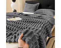 Fleece deken 70 x 100 cm - Superzacht - Plaid voor Bank, Bed of Woonkamer Decoratie - Geschenkdecke - Plaids - Dekentje - Geribbeld – Donkergrijs
