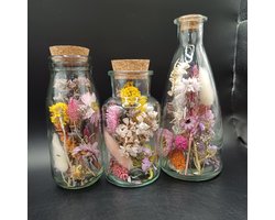 Fleurige droogbloemen in 3 verschillende vaasjes | droogbloemen in glas | decoratie | vaas | glas | droogbloemen in fles | boeket | bloemstuk | interieur | fles met kurk | fleurig | cadeau | droogbloemen | vaas | bloemstuk | decoratie | woondecoratie
