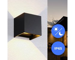 Fonkel Qube Kubus LED Wandlamp Buiten Zwart 6 Watt 230V Dag Nacht Sensor – Tuinlamp Wandverlichting IP65 Waterdicht – Warm Licht 2700K - Muurlamp Buiten