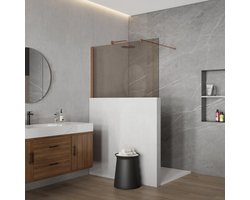 FugaFlow Eccelente Vetro Halfhoge Inloopdouche - 140x80cm - rookglas - 8mm - nano - met profiel en stabilisatiestang - Geborsteld koper PVD (Koper)