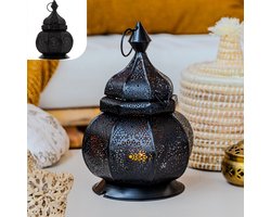 Gadgy Oosterse Lantaarn - Marokkaanse Lantaarn Windlicht - Decoratie voor binnen - Tafellamp - Waxinelichthouders Woonkamer - Theelichthouder Cadeau - Metaal 26x18 CM - Ook geschikt voor Elektrische verlichting