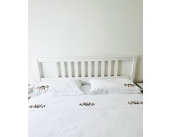 Geborduurd wit set (dekbedovertrek 200 x 200 cm + kussenslopen 50 x 70 cm) met waterlelies voor een tweepersoonsbed/Embroidered white set (Duvet cover 200 x 200 cm + Pillowcases 50 x 70 cm) with water lilies for double bed