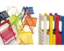 Gekleurde houten klapstoel voor tuin, terras, balkon en meer