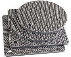 GELLDG 4 Stuks Pannenonderzetter - Hitzebestendige Onderlegger - Rutschvast Silikon Untersetzer met Wabenstructuur - Geschikt voor Hete Pannen en Theepotten - Vaatwasserbestendig - Ronde Ø17,5cm & Vierkant 18x18cm - 0,6cm Dik - Grijze Set