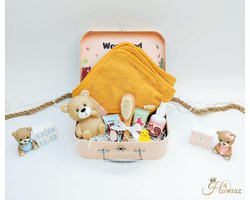 Genderneutraal baby cadeau 8 stuks - Hawsaz.nl cadeau- Kraamcadeau voor jongens en meisje - Babyverzorging - Babypakket - Babygeschenksets - Geboortecadeau - babyshower - Babyset - Baby borstel - Babykado