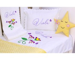 Gepersonaliseerd geborduurd dekbedovertrek met paarse bloem 140x200 cm(Materiaal – katoen satijn)/Personalized embroidered duvet cover with violet flower 140x200cm (Material – cotton sateen)