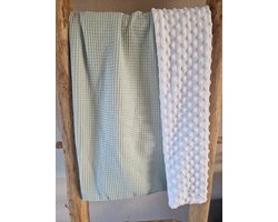 Gepersonaliseerde Baby Deken – Licht oud groen / Minky – Met Naam – Zachte Babydeken – Kinderwagen & Wieg – 100x70cm – Uniek Kraamcadeau