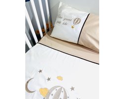 Gepersonaliseerde geborduurde kussensloop voor kinderen met een luchtballon en een toewijding/Personalized embroidered Pillowcase for Children with a hot-air-balloon and a dedication 35x50 cm