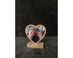 Gepersonaliseerde Hartvormige Fotolijst – Gepersonaliseerde Liefdes Cadeau met Foto of Tekst – Houten Standaard - Uniek Decoratief Cadeau voor Valentijnsdag of Jubileum