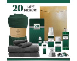 Geschenkset “20 Jaar Happy Birthday!” - 11 Producten - 2000 Gram | Giftset voor hem - Luxe wellness cadeaubox - Cadeau man Verjaardag - Veertig - Gefeliciteerd - Gift twenty years old - Party - Cadeaupakket Deluxe - Vriend - Verjaardagscadeau - Groen