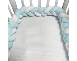 Gevlochten Baby bedomrander – wiegbumpers - Boxomrander baby – Bedslang - Bedbumper - Zachte antibotsingsvulling - Baby Beddengoed -Hoofdbeschermer - Parkomrander - Bedrand - Bed bumper ledikant - Jongens/Meisjes – 1.5 meter - Lichtblauw