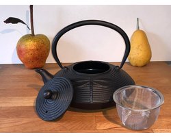 Gietijzeren Theepot - Zwart geëmailleerd van binnen met libelle reliëf - 0,8 L ook mooi voor op uw houtkachel als waterketel