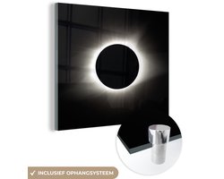 ® Glasschilderij 20x20 cm - Schilderij acrylglas - Totale zonsverduistering met witte lichtstralen - Foto op glas - Muurdecoratie woonkamer - Wanddecoratie slaapkamer - Schilderijen