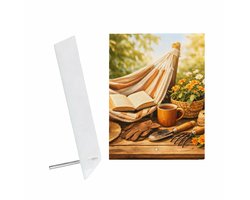 Glazen fotopaneel Een tuinbank of hangmat in een rustige tuin met hobbyspullen - 15 x 20 cm, staand - glas, decoratie, wanddecoratie | cadeau