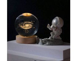 Glazen Kristallen Bol - Melkweg - Warm Licht - 3D LED Lamp - Bureaulamp - Nachtlampje - Creative Lamp - Astronomie & Astrologie