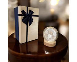 Glazen Wereldbol 10 cm - 3D Gegraveerd Kristal met LED licht - Luxe Cadeau
