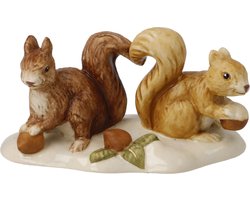 Goebel - Kerst | Decoratief beeld / figuur Eekhoorns op zoek naar voedsel | Aardewerk - 7cm