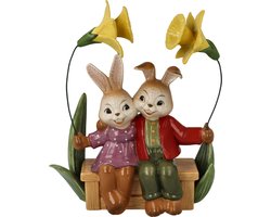 Goebel - Pasen | Decoratief beeld / figuur Haas Onze kleine wereld | Aardewerk - 18cm - Paashaas - 2024