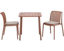 Goossens Tuinset - Tuintafel inclusief 2 tuinstoelen zonder armleuning - Oranje - Metaal - 2 personen
