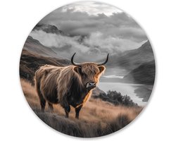 Graphic Message - Wandcirkel Schotse Hooglander - Grijs Bruin - Landschap - Wooncirkel - Muurcirkel Schotland - Koe - Stier - Wanddecoratie Woonkamer
