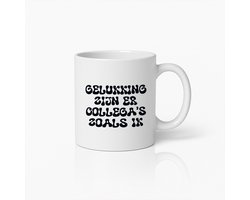 Grappige Collega Koffiemok – "Gelukking Zijn Er Collega’s Zoals Ik" Werkplezier Cadeau
