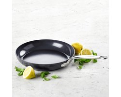 Greenpan Barcelona Aluminium Koekenpan Ø 28 cm – PFAS-vrij – Inductie Koekenpan – Ovenbestendig tot 220°C – Vaatwasserbestendig – Snelle opwarming – RVS handgrepen - Zwart